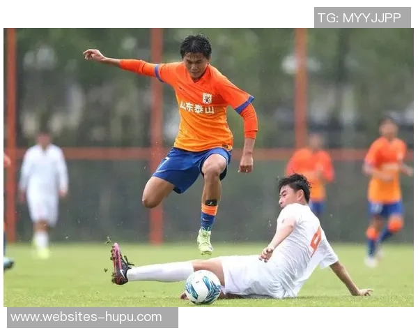 中国U15少年足球队迎战菲律宾队力争胜利展现青春风采 中国U15少年足球队迎战菲律宾队力争胜利展现青春风采