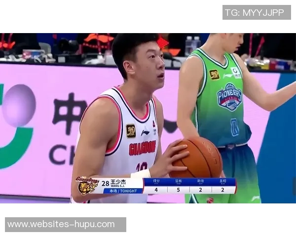 任骏飞领衔球队奋战赛季展现拼搏精神与团队合作的力量